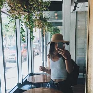 Meet your Posher, Shenoa